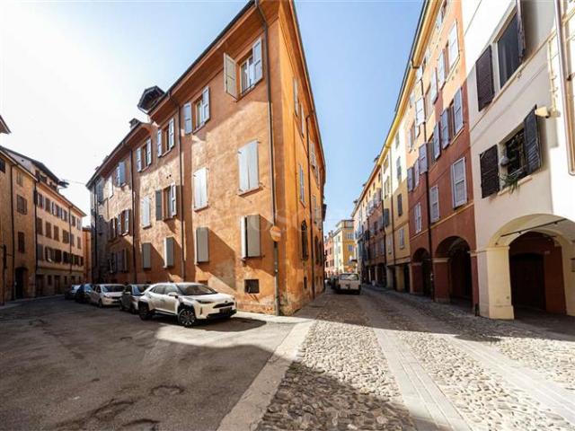Casa in vendita a Centro Storico, Modena