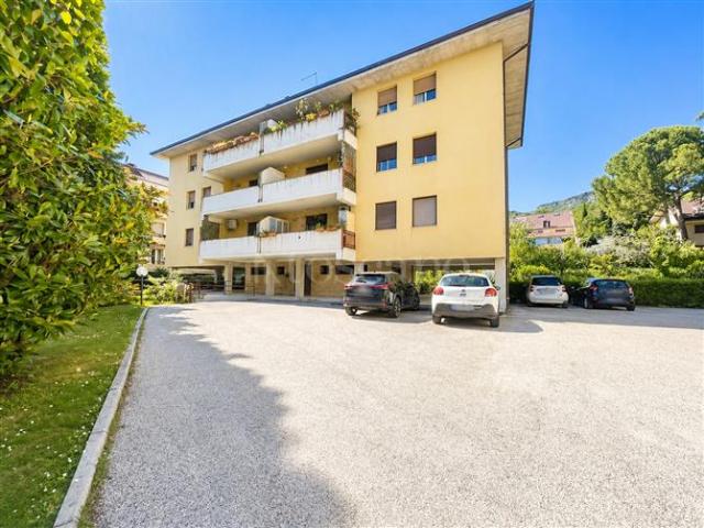 Casa in vendita a Santi Filippo e Giacomo, Marche