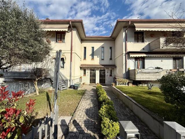 Casa in vendita a Colombo, Lombardia
