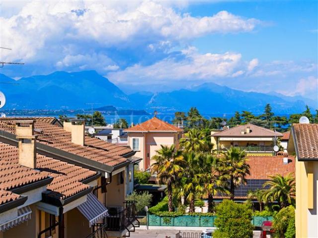 Casa in vendita a Desenzano Del Garda, Lombardia