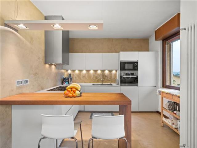 Casa in vendita a Desenzano Del Garda, Lombardia
