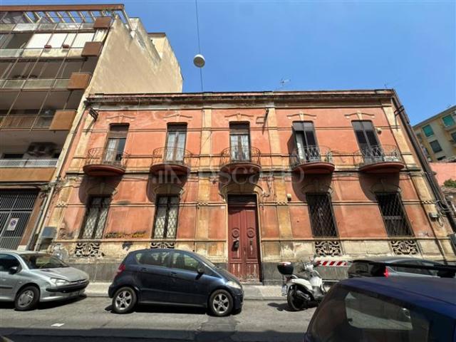 Casa in vendita a Borgo-Sanzio, Catania