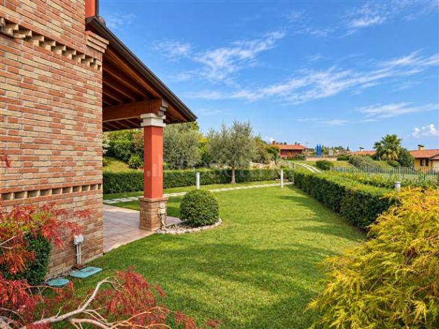 Casa in vendita a Padenghe sul Garda, Brescia