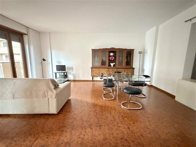 Casa in affitto a Municipio 4, Milano