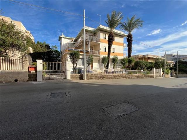 Casa in vendita a Grottasanta, Siracusa