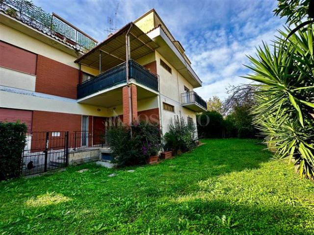Casa in vendita a Axa, Roma Capitale