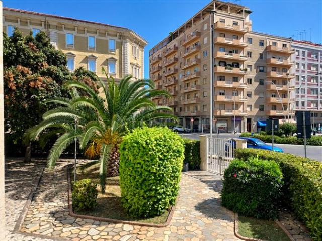 Casa in vendita a Bonaria, Cagliari