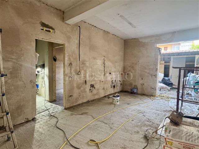 Casa in vendita a Centro Direzionale, Prato