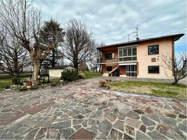 Villa Indipendente in vendita a Nuovo Circondario Imolese, Castel Guelfo Di Bologna