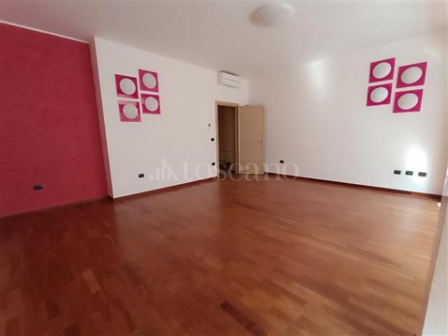 Casa in vendita a Centro, Brindisi