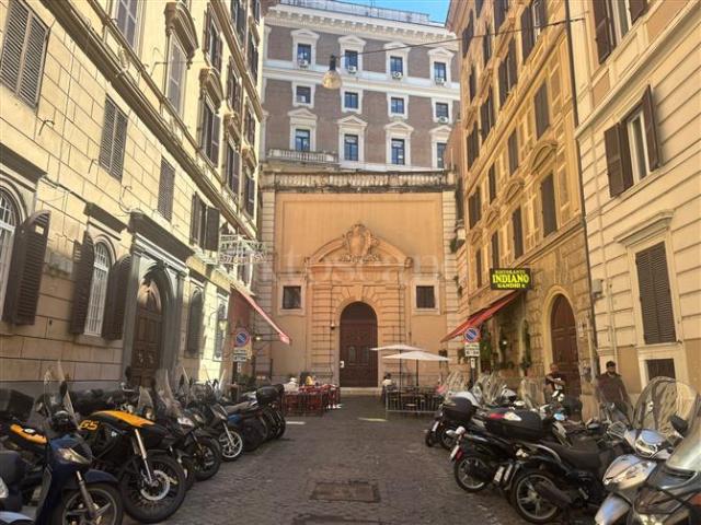 Casa in vendita a Municipio Roma I, Roma Capitale