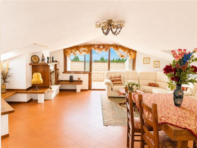 Casa in vendita a Padenghe Sul Garda, Lombardia