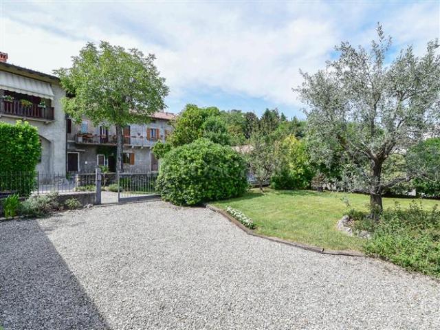 Casa in vendita a Crevenna, Erba