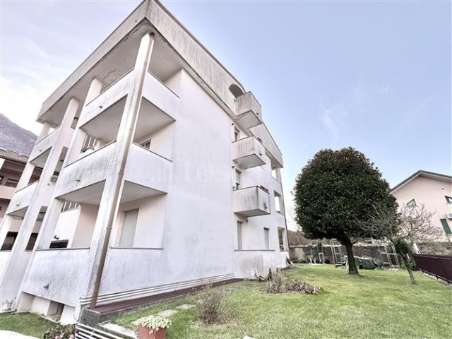 Casa in vendita a Malgrate, Lombardia