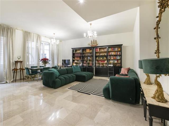 Casa in vendita a Municipio 1, Milano