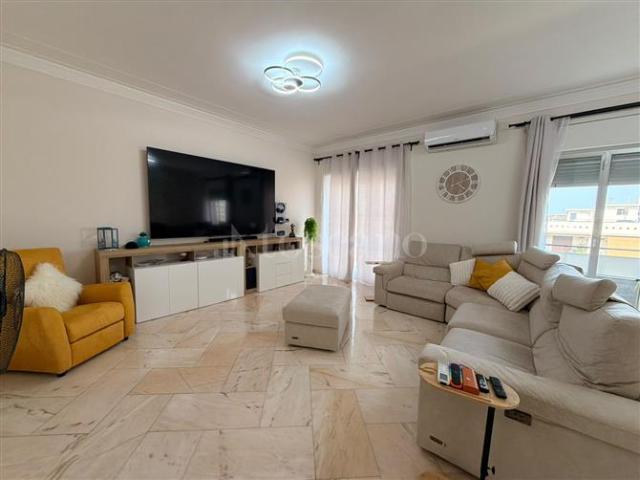 Casa in vendita a Borgo-Sanzio, Catania