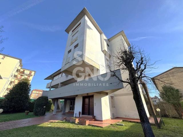 Villa Indipendente in vendita a Pontelungo, Pistoia