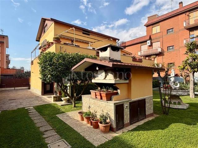 Casa in vendita a Osteria del Curato, Roma Capitale