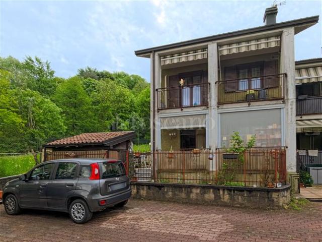 Casa in vendita a Comunità Montana del Piambello, Marchirolo