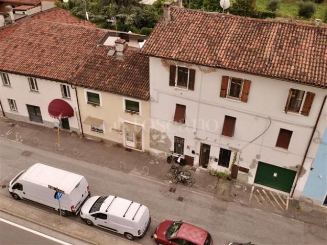 Casa in vendita a Zona Est, Brescia