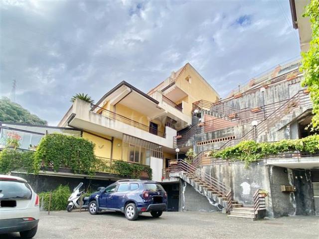 Casa in vendita a Letojanni, Sicilia
