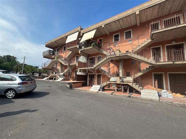 Casa in vendita a Aci Santa Lucia, Aci Catena