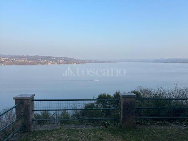 Casa in vendita a Biandronno, Lombardia
