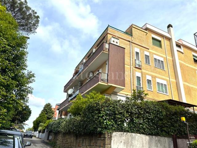 Casa in vendita a Municipio Roma IX, Roma Capitale