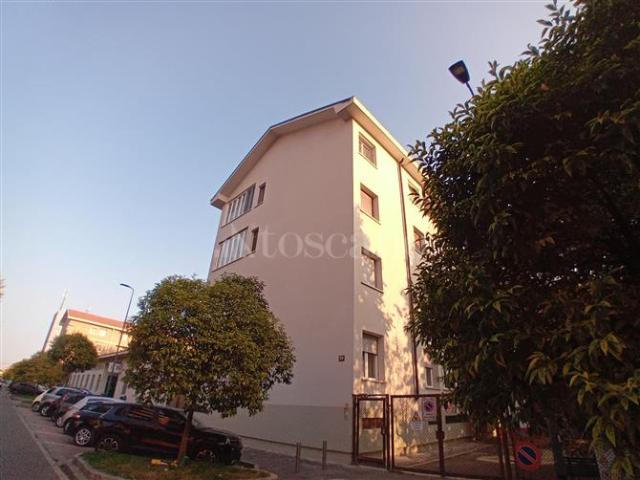 Casa in vendita a Municipio 6, Milano