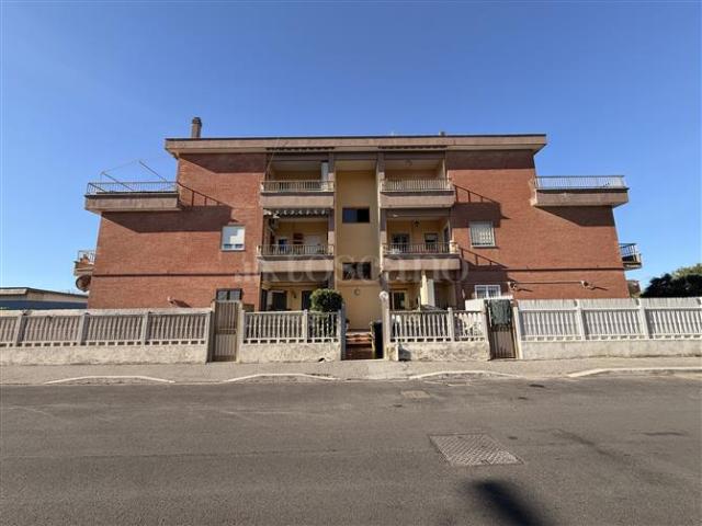 Casa in vendita a Zingarini, Pomezia