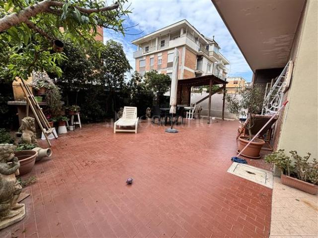 Casa in vendita a Torvajanica, Roma Capitale