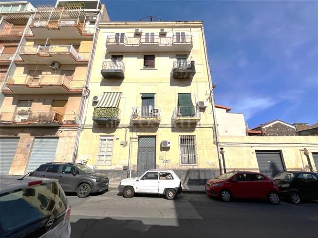 Casa in vendita a Borgo-Sanzio, Catania