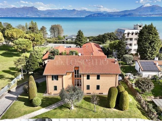 Casa in vendita a Peschiera Del Garda, Veneto