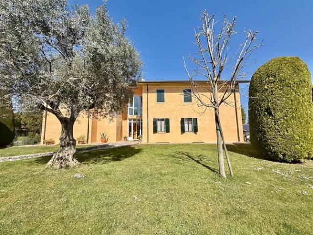 Casa in vendita a Peschiera Del Garda, Veneto