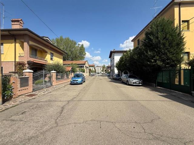 Casa in vendita a Torrenova, Modena