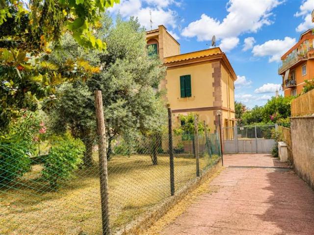 Casa in vendita a Municipio Roma XIII, Roma Capitale