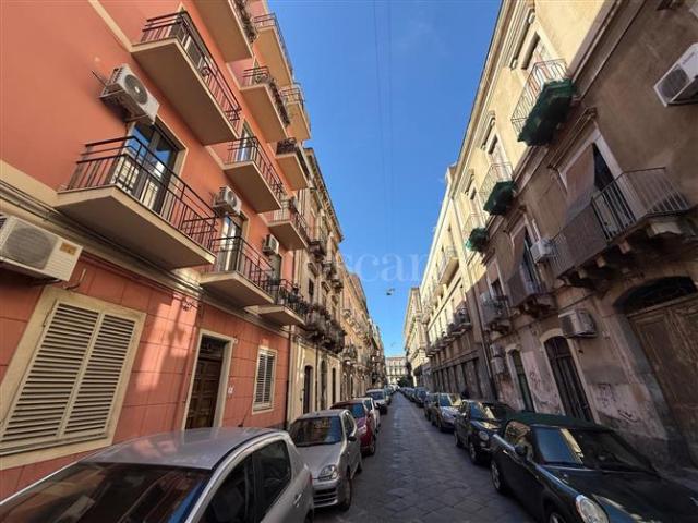Casa in vendita a Borgo-Sanzio, Catania
