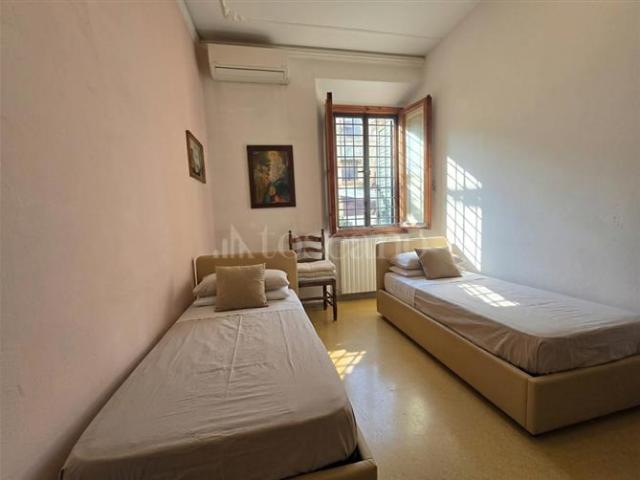 Casa in vendita a Centro Direzionale, Prato