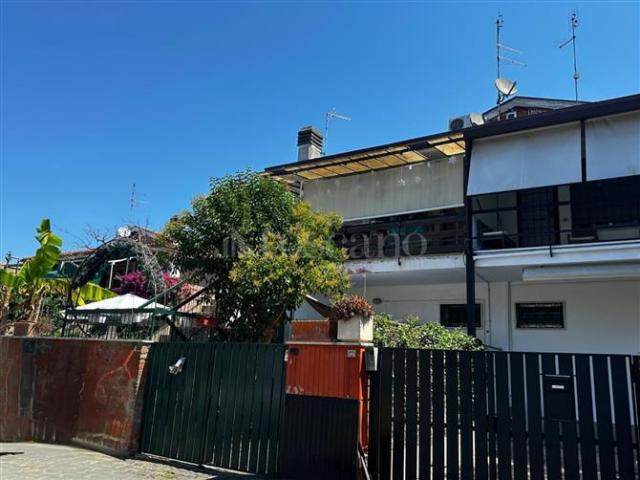 Casa in vendita a Axa, Roma Capitale
