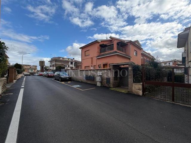 Casa in vendita a Roma Capitale, Lazio