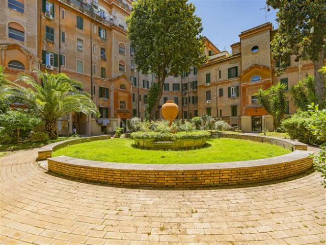 Casa in vendita a Municipio Roma I, Roma Capitale