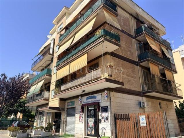 Casa in vendita a Primavera, Roma Capitale