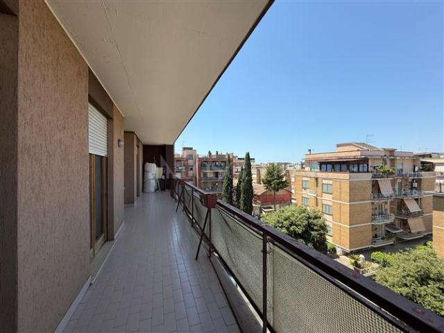 Casa in vendita a Nicolosi, Latina
