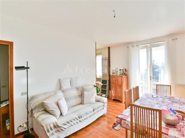 Casa in vendita a Bindella, Erba