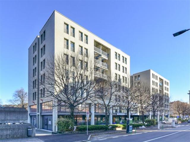 Casa in vendita a Erba, Como