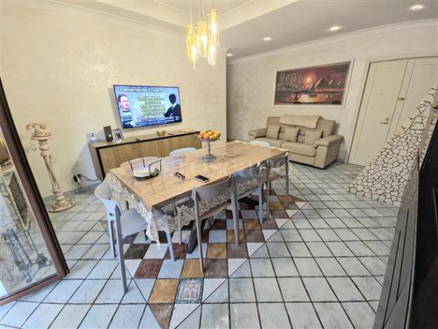 Casa in vendita a Fuorigrotta, Napola