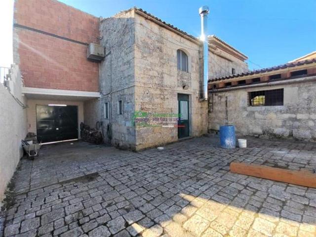 Villa Indipendente in affitto a Ragusa