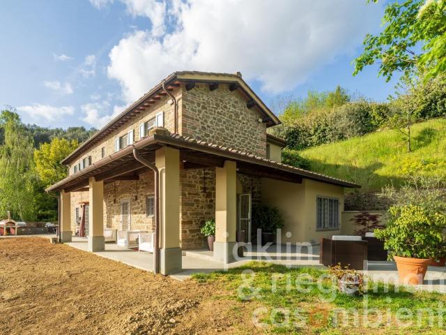 Casa in vendita a Unione di Comuni Valdarno e Valdisieve, Reggello
