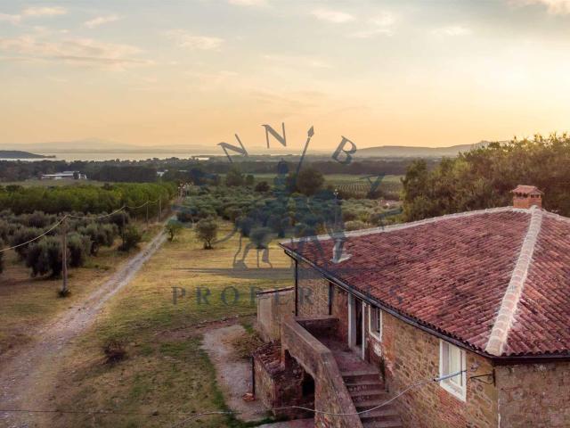 Casa in vendita a Passignano Sul Trasimeno, Umbria
