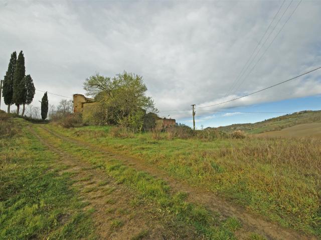 Locale Commerciale in vendita a Peccioli, Toscana
